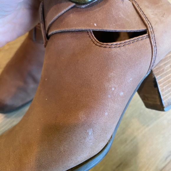 Vionic Rory Brown Letter Heeled Ankle Boots, size 6.5 - Picture 8 of 10